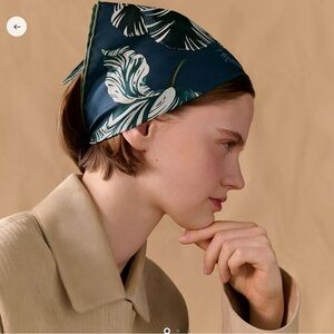 HERMES SILK SCARF famous Equestrian “clic clac” hand rolled(offers welcome 🎊🎉